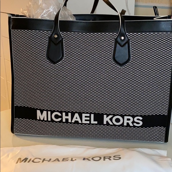 MICHAEL Michael Kors Handbags - Michael Kors Bay Large East West Tote